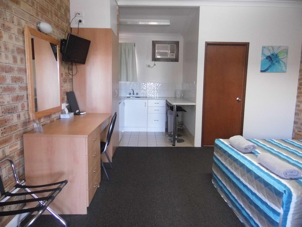 Nanango Fitzroy Motel Buitenkant foto