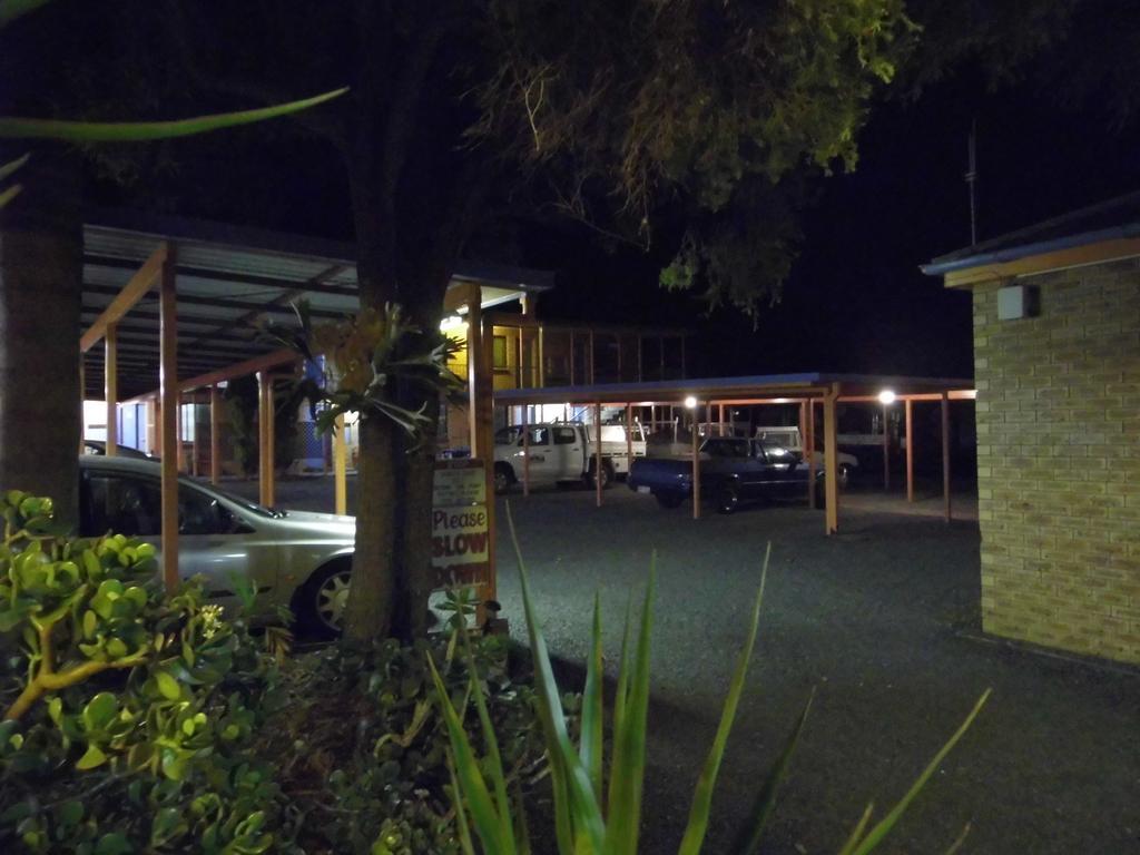 Nanango Fitzroy Motel Buitenkant foto
