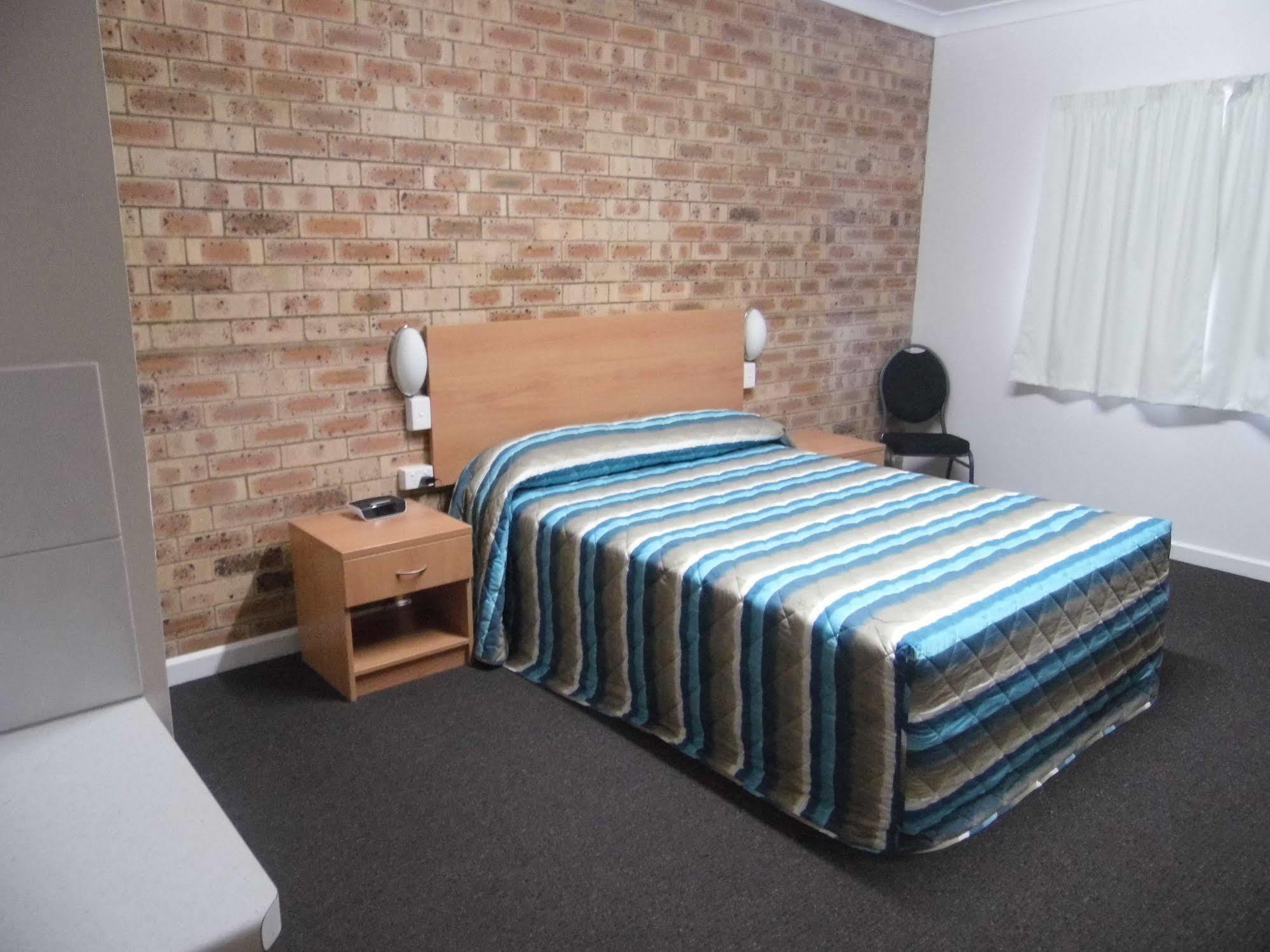 Nanango Fitzroy Motel Buitenkant foto