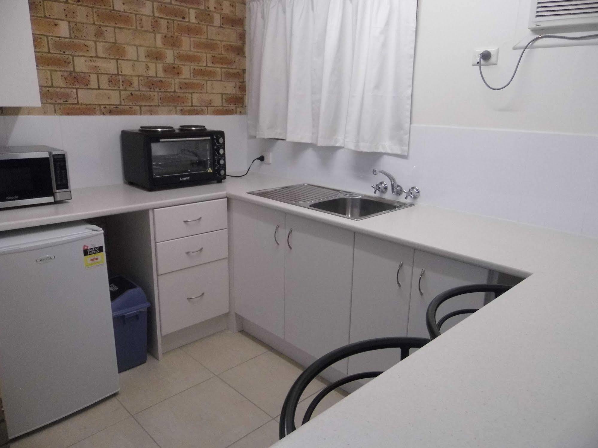Nanango Fitzroy Motel Buitenkant foto