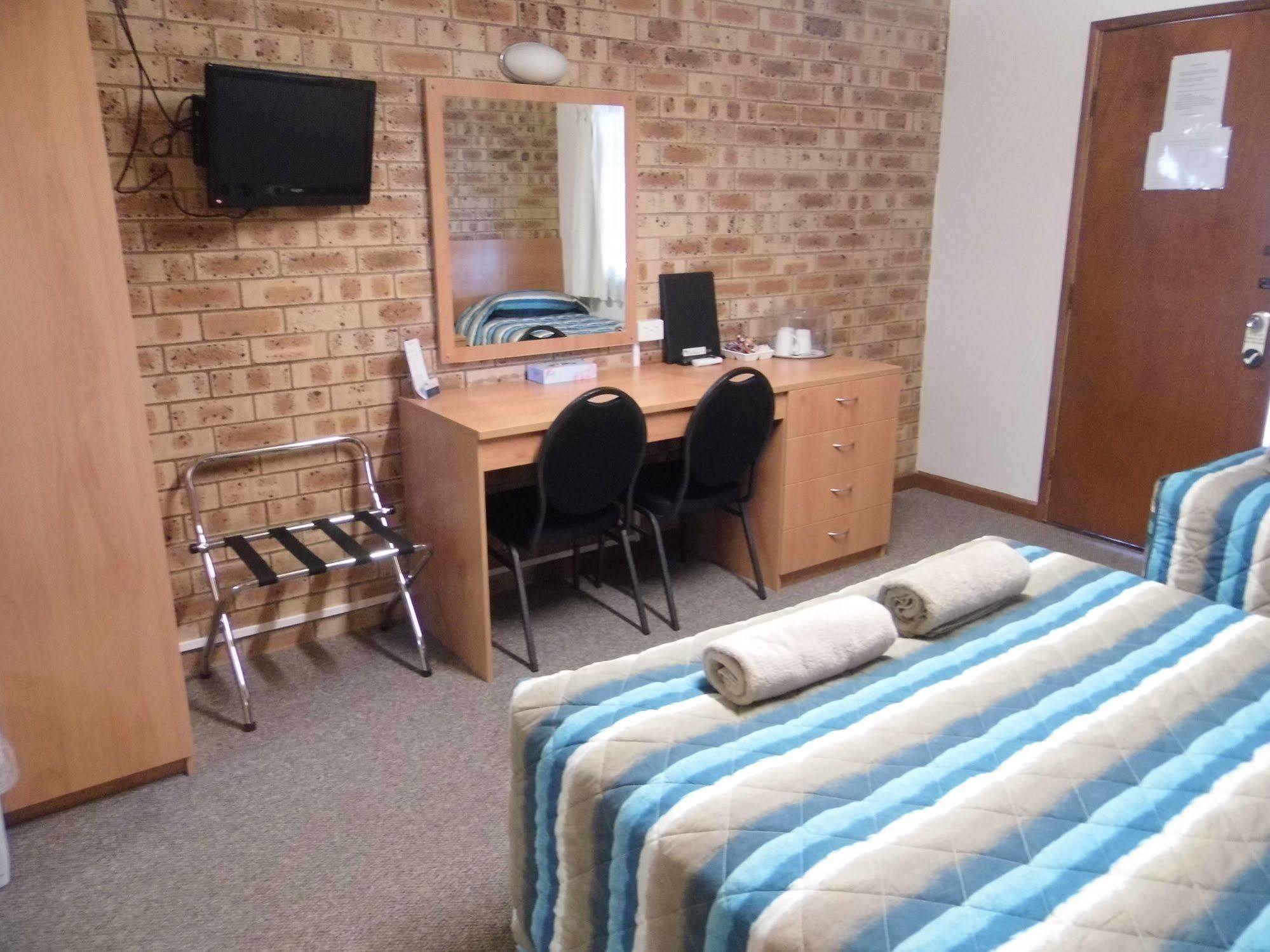 Nanango Fitzroy Motel Buitenkant foto